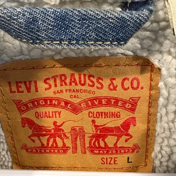 Levi's Classic Blue Denim Jacket with Sherpa Lining Size Large - Picture 2 of 4